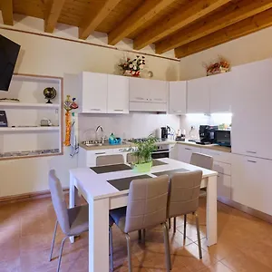 Hébergement de vacances Cav Motteno Mandello del Lario